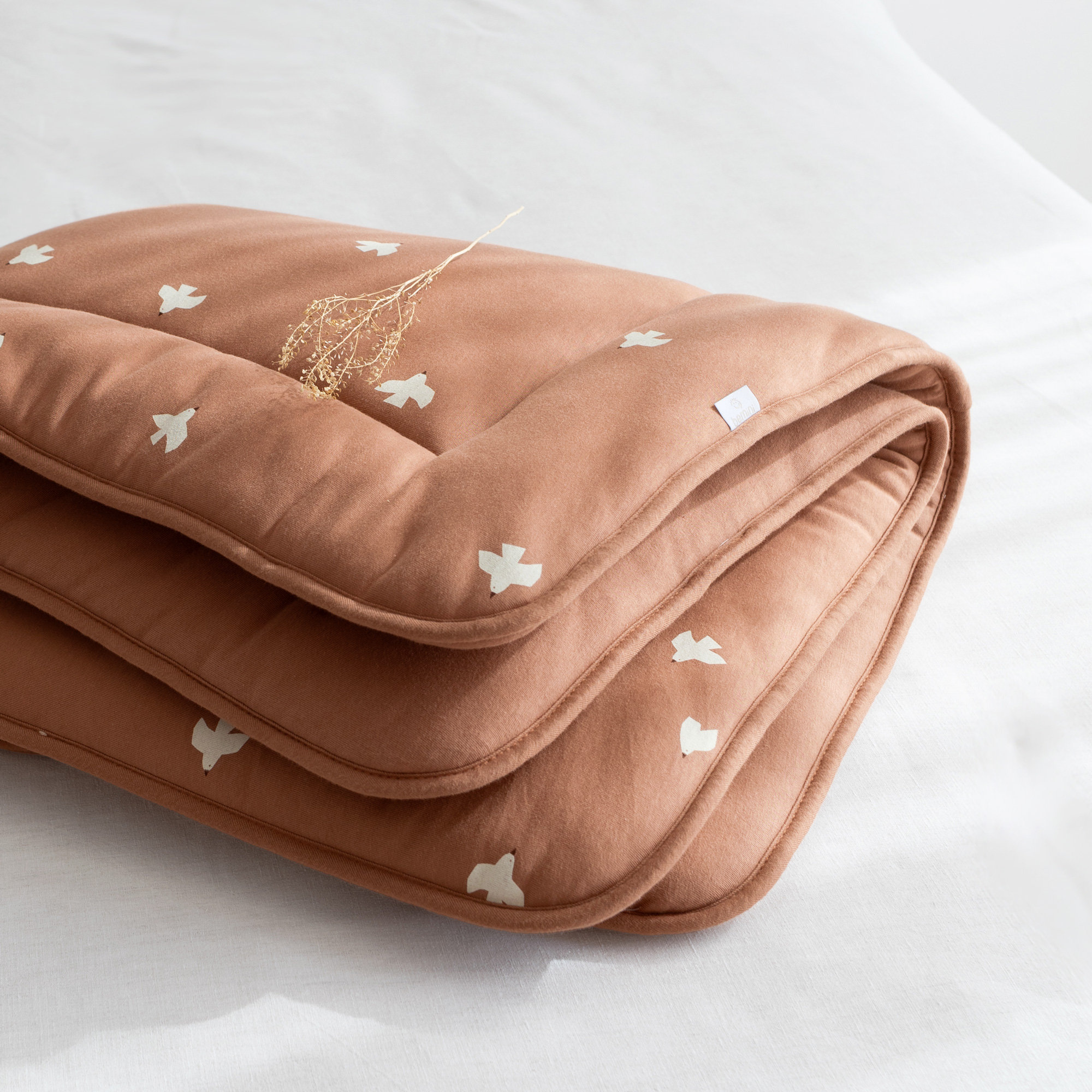 Padded play mat Pady Jersey + Jersey 75x95cm PIUMA Piuma moka[AWARENESS]