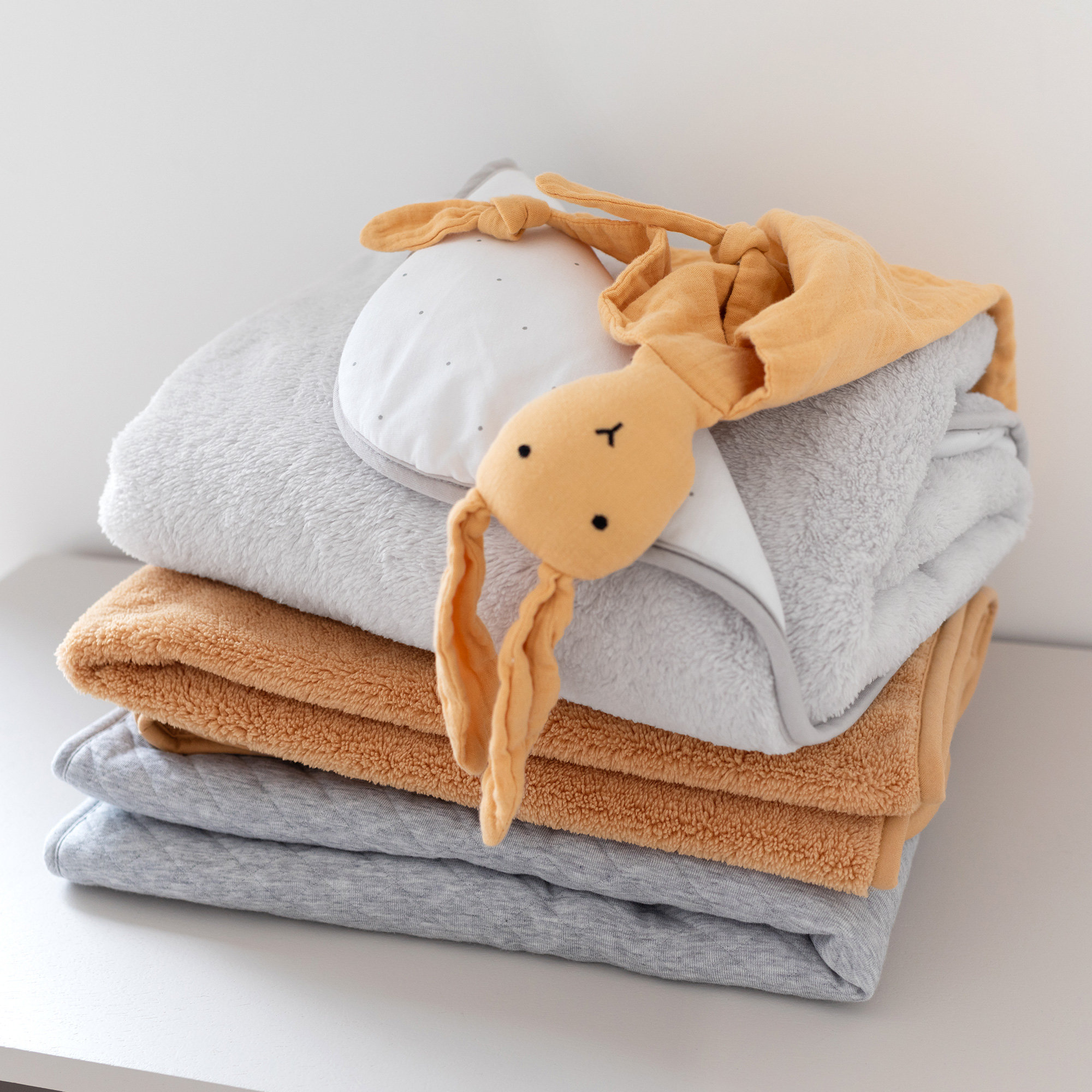 Kuscheldecke Pady jersey + softy 75x100cm BEMINI Dots plum TOG 3[BEDDING]