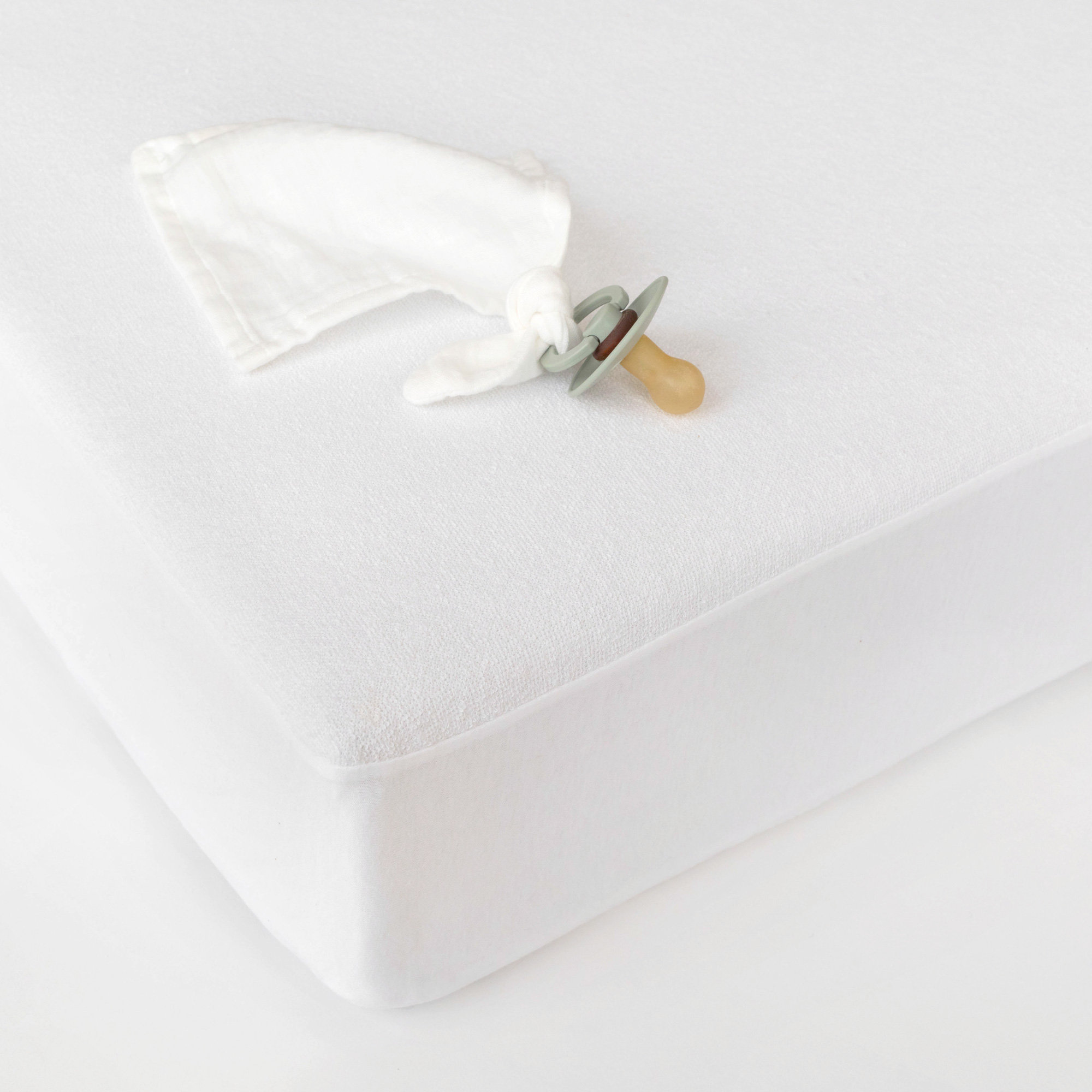 Playpen mattress protector   Terry + enduction 75x95cm  White[AWARENESS]