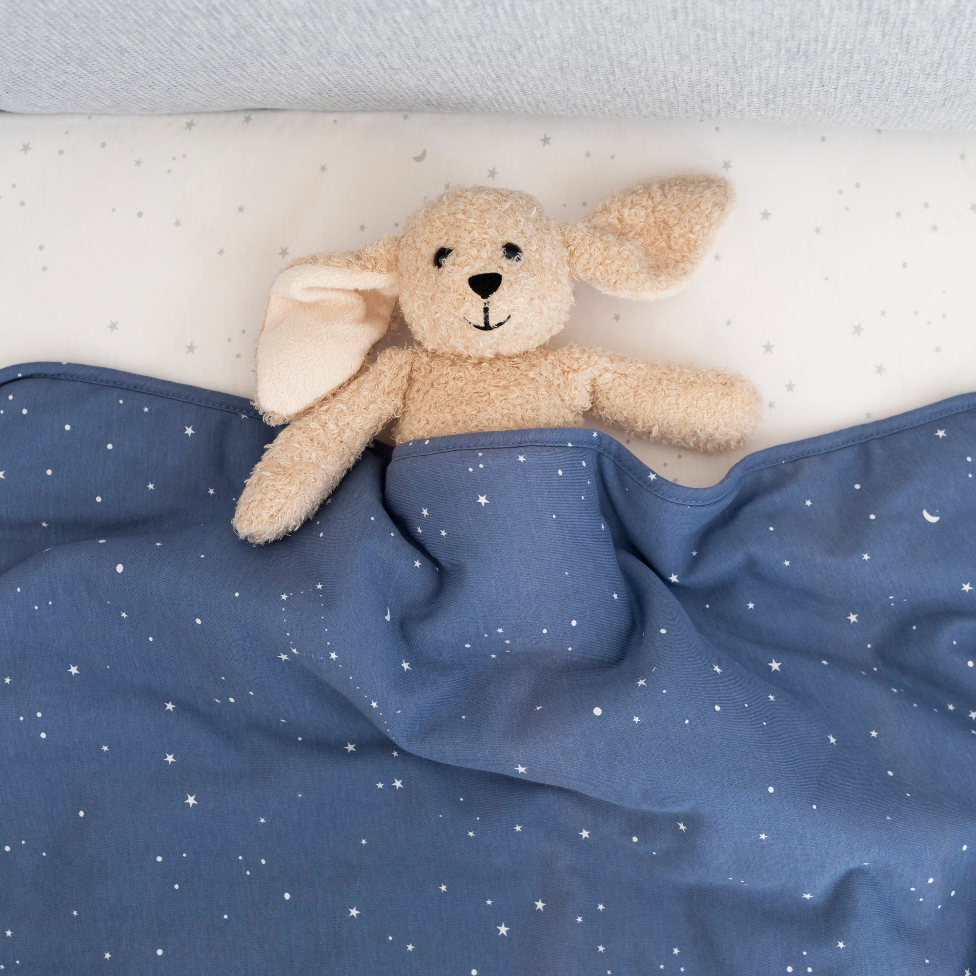 Nursery print deals bed sheets
