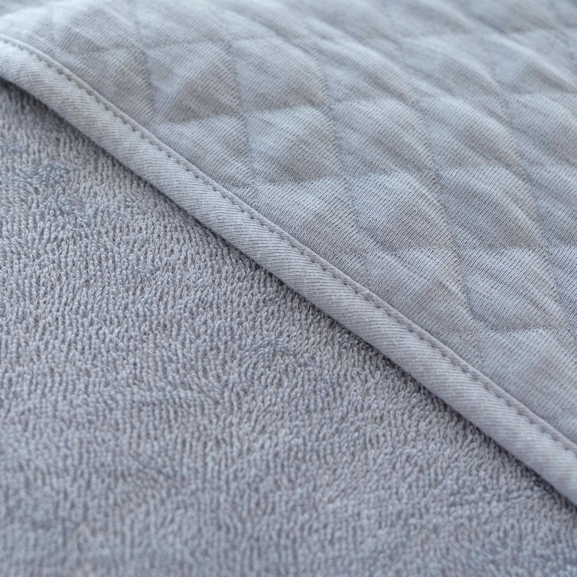 Kapuzenbadetuch Terry 90x90cm QUILT Stone